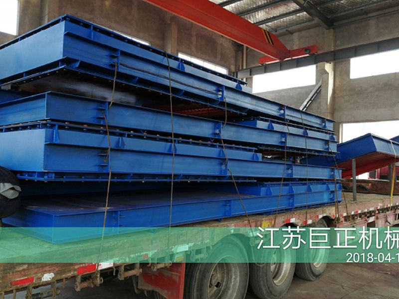擋板門(mén)現(xiàn)場(chǎng)發(fā)貨裝車，待發(fā)往河北