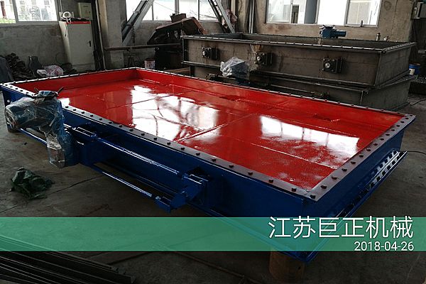 擋板門出庫(kù)發(fā)貨，打包完工出發(fā)了